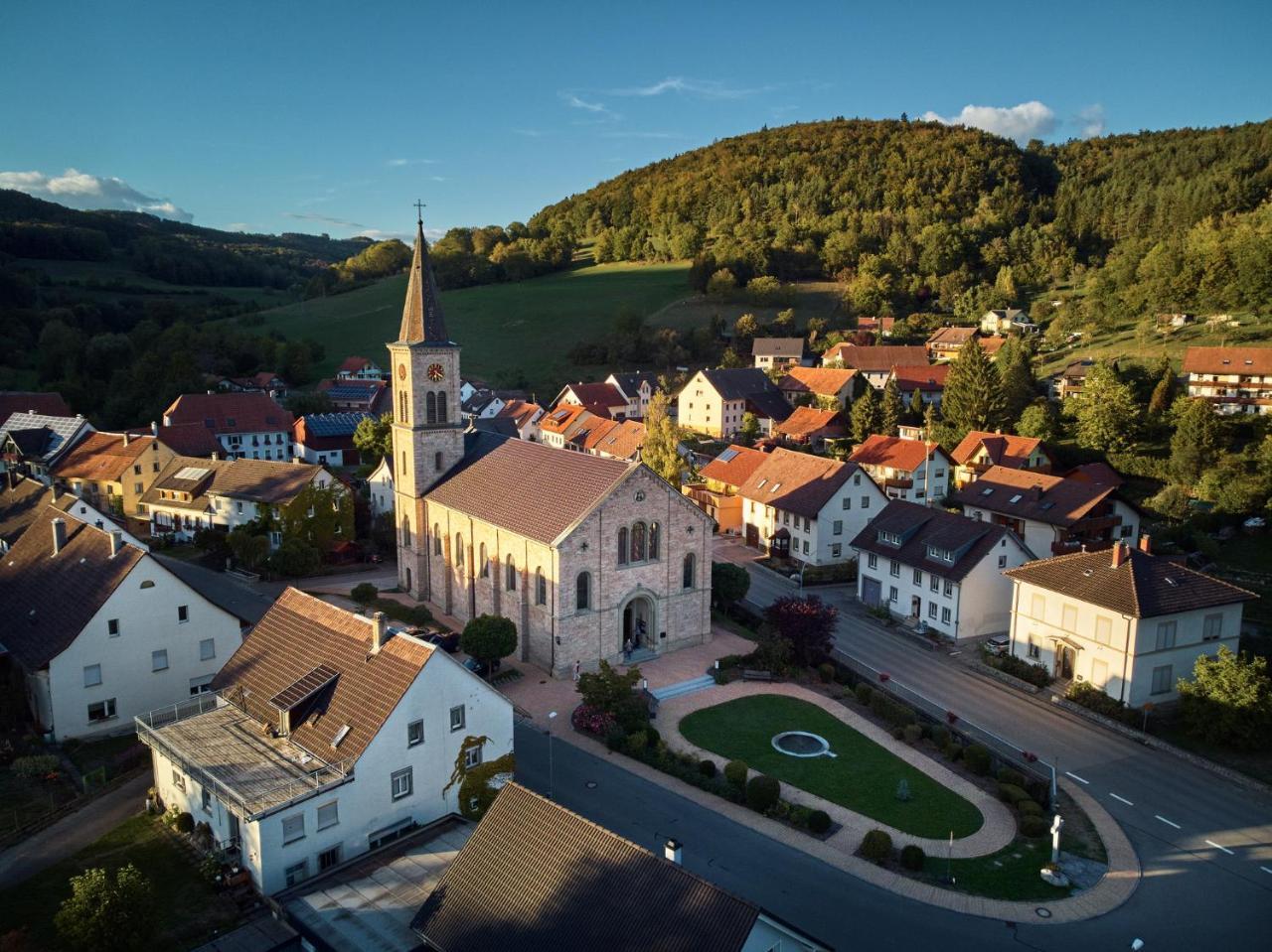 Landhotel Wilder Mann Eggingen ภายนอก รูปภาพ